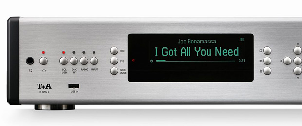 r1000e teaser audiosystem schwarz silber 1024x683