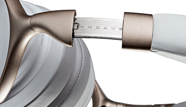 Denon AH GC30 white